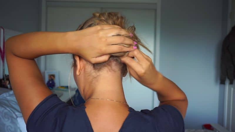 Pull-through Braid For Shoulder Length Hair - 3 medium length hairstyles to upgrade your look in less than 10 minutes - Todaywedate.com Pull-through Braid For Shoulder Length Hair - 3 medium length hairstyles to upgrade your look in less than 10 minutes - Todaywedate.com