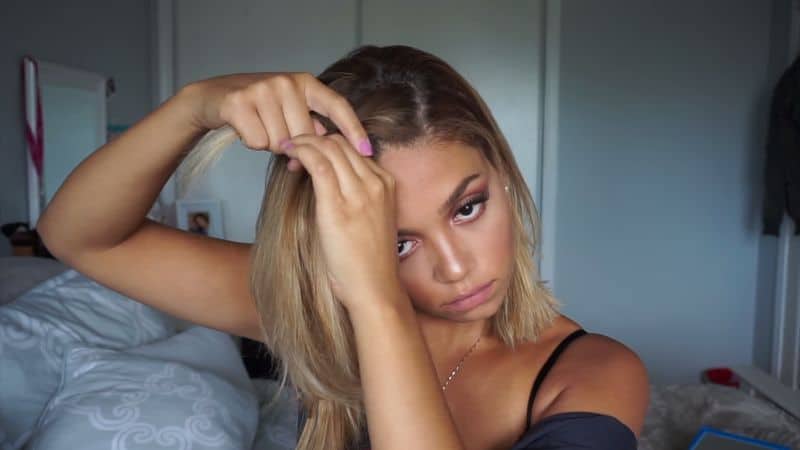 Romantic Beachy Waves With French-Braided Banks- 3 medium length hairstyles to upgrade your look in less than 10 minutes - Todaywedate.com Romantic Beachy Waves With French-Braided Banks- 3 medium length hairstyles to upgrade your look in less than 10 minutes - Todaywedate.com