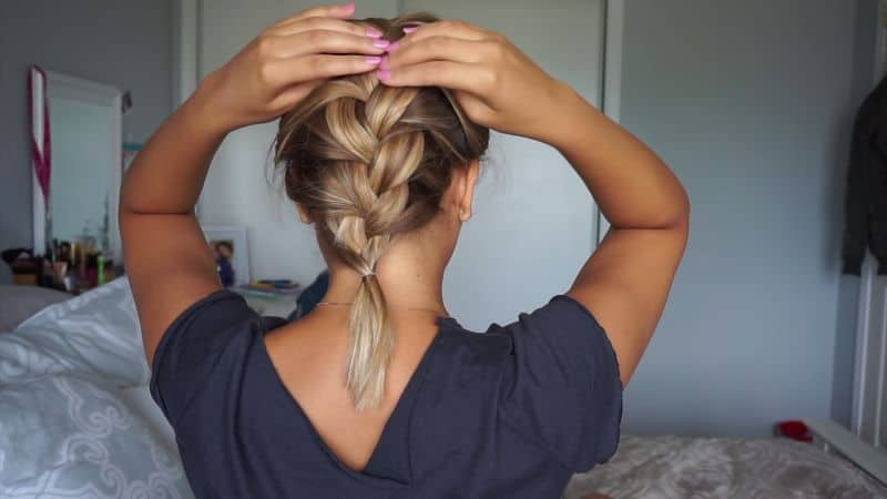 Easy French-Braided Updo Tutorial - easy hairdo for shoulder-length/ medium length hair - the French-braided updo. Perfect hair for a date night out Easy French-Braided Updo Tutorial - easy hairdo for shoulder-length/ medium length hair - the French-braided updo. Perfect hair for a date night out