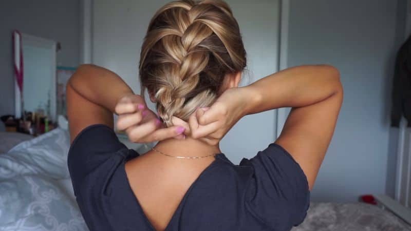 Easy French-Braided Updo Tutorial - easy hairdo for shoulder-length/ medium length hair - the French-braided updo. Perfect hair for a date night out Easy French-Braided Updo Tutorial - easy hairdo for shoulder-length/ medium length hair - the French-braided updo. Perfect hair for a date night out