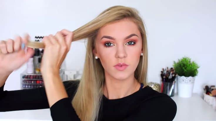 cute-and-easy-summer-hairstyle-for-long-hair-Ponytail-with-a-side-braid​-2